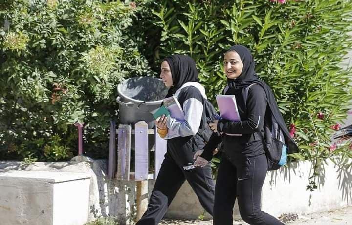طلاب الثانوية العامة في اليوم لامتحان الثانوية العامة في فلسطين