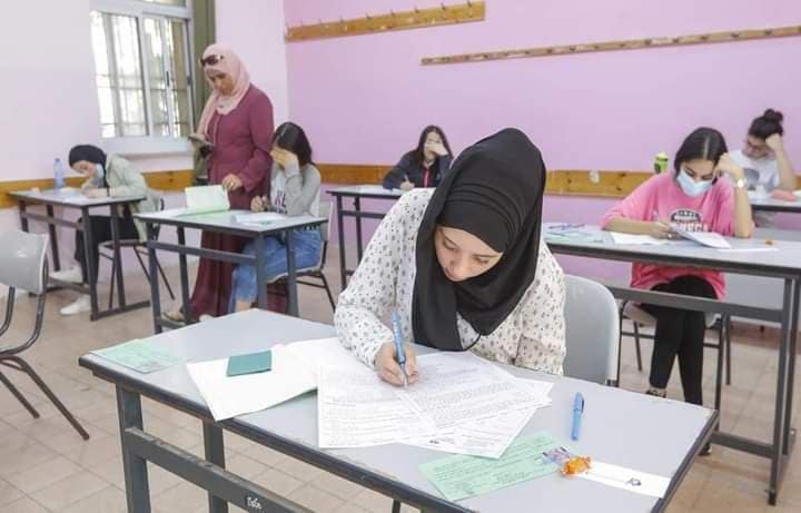طلاب الثانوية العامة في اليوم لامتحان الثانوية العامة في فلسطين
