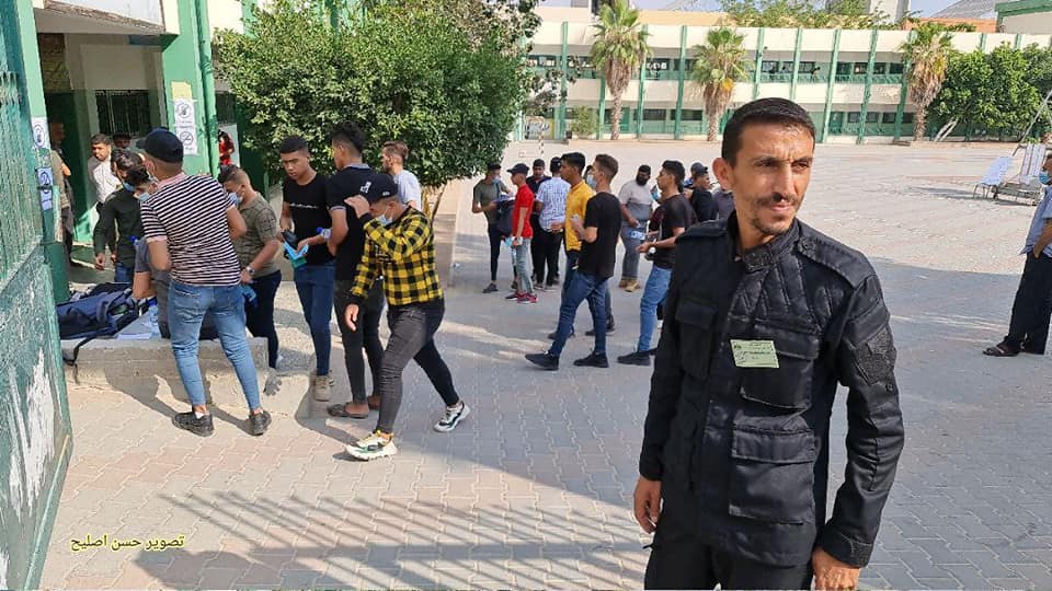 طلاب الثانوية العامة في اليوم لامتحان الثانوية العامة في فلسطين