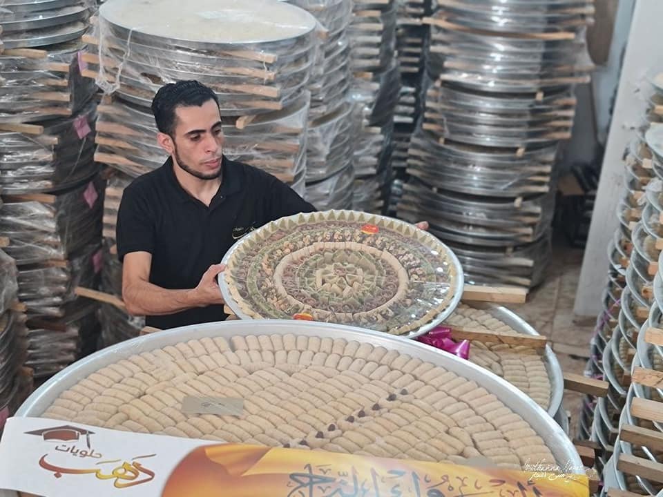 محال بيع الحلويات تتجهز  لاستقبال المهنئين بنتائج الثانوية العامة