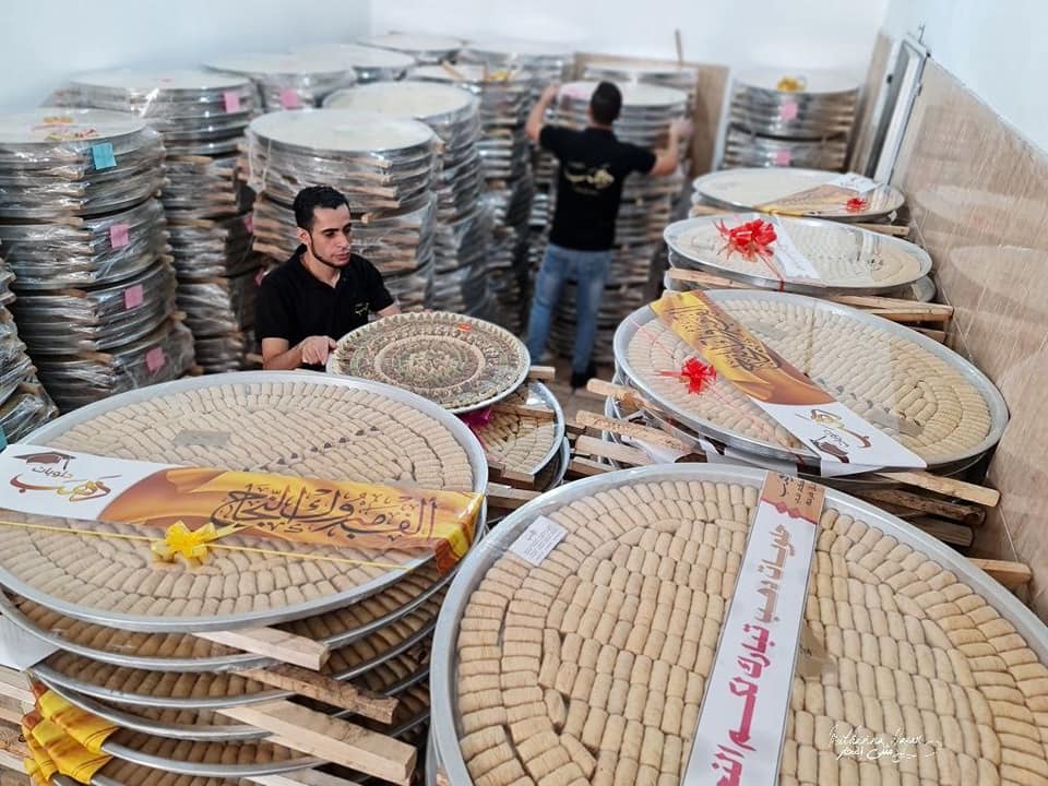 محال بيع الحلويات تتجهز  لاستقبال المهنئين بنتائج الثانوية العامة