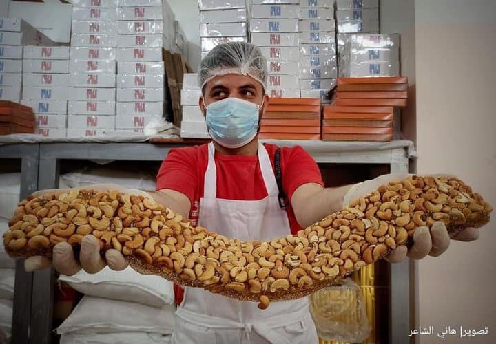 مصانع الحلقوم‎ ‎بغزة تُنتج كميات كبيرة استعدادًا لعيد الفطر السعيد