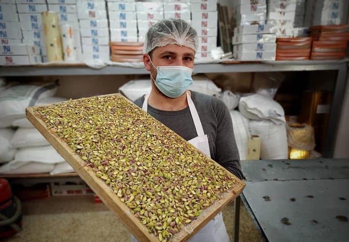 مصانع الحلقوم‎ ‎بغزة تُنتج كميات كبيرة استعدادًا لعيد الفطر السعيد