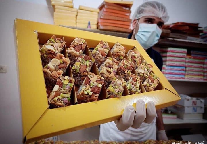 مصانع الحلقوم‎ ‎بغزة تُنتج كميات كبيرة استعدادًا لعيد الفطر السعيد