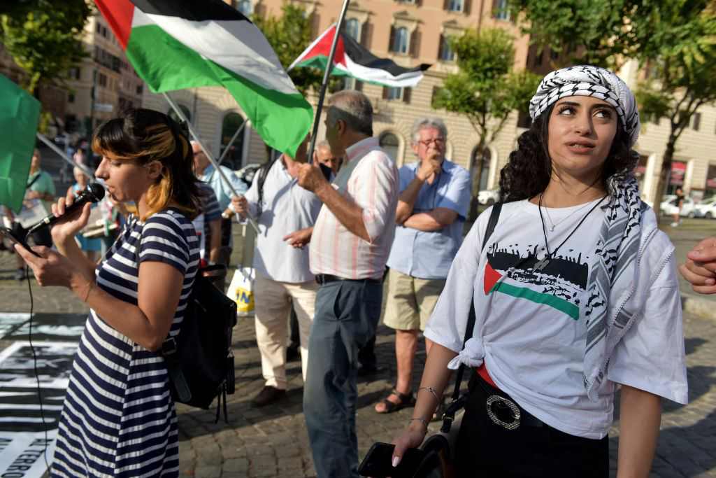 تظاهرة بالعاصمة الإيطالية روما رفضًا للعدوان الإسرائيلي على جنين 